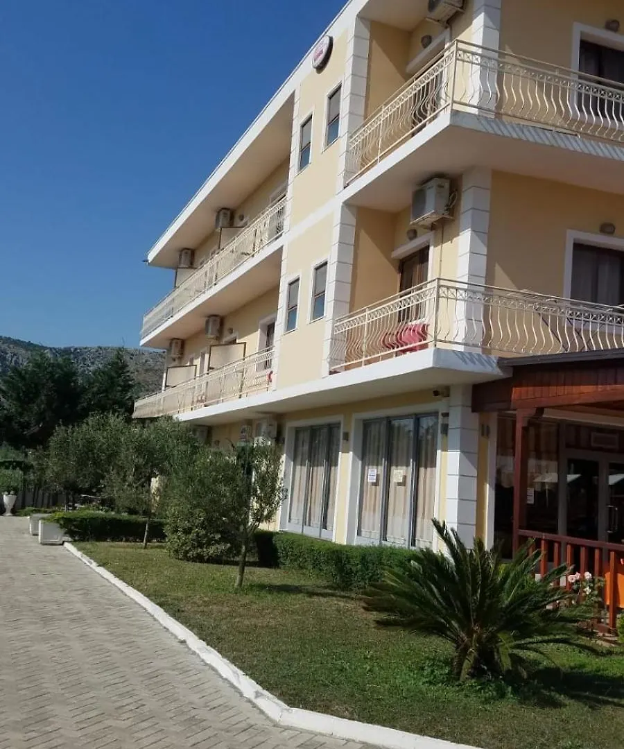 Hotel Kristal Shëngjin 3*,  Albania