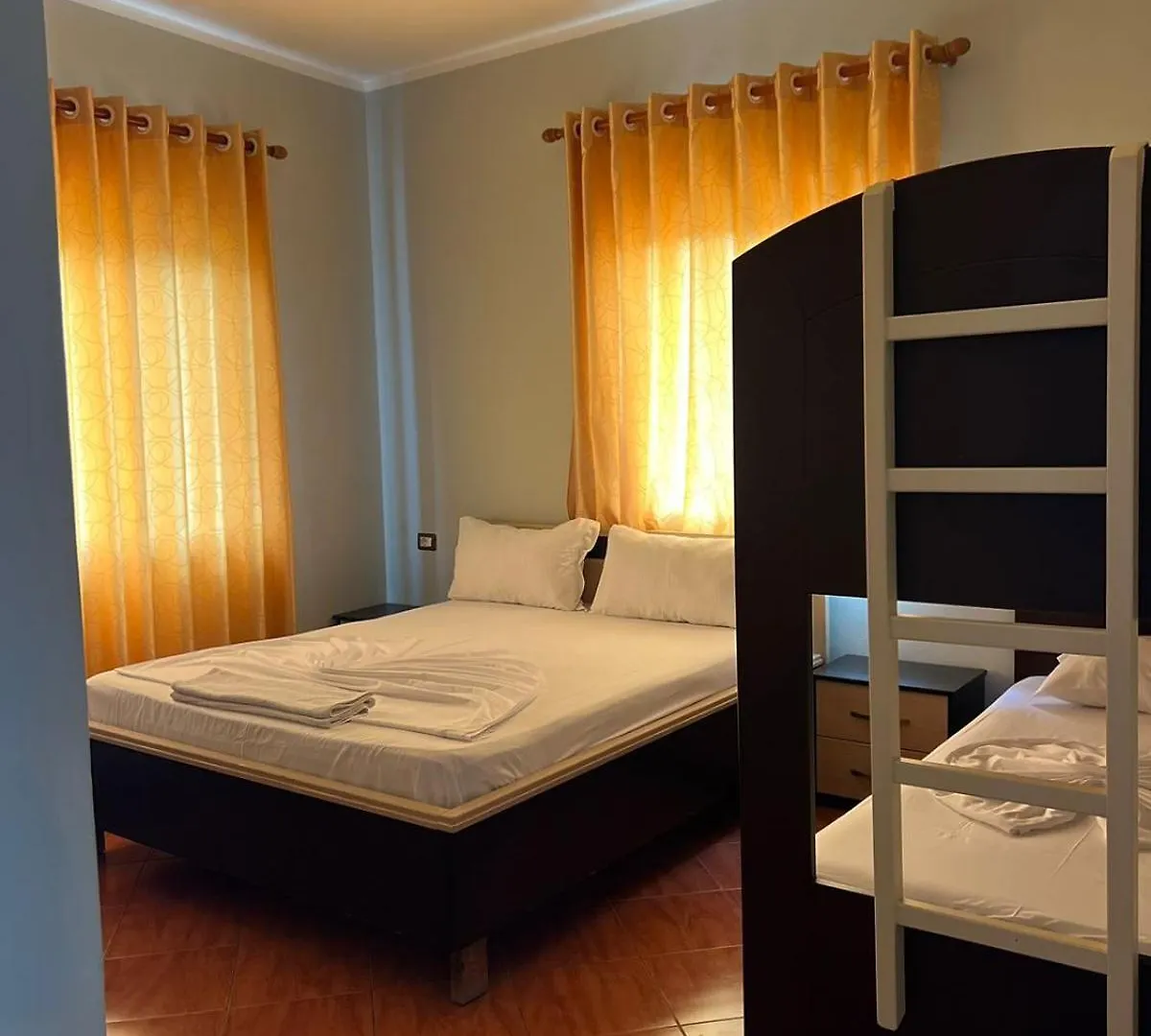 Hotel Kristal Shëngjin 3*,
